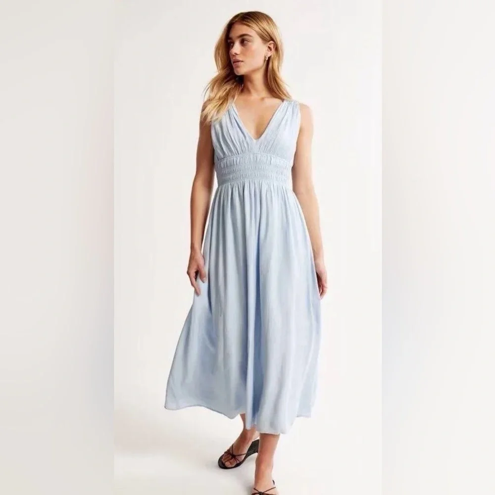 Abercrombie & Fitch Light Blue Maxi Dress. Size XS. New with tags